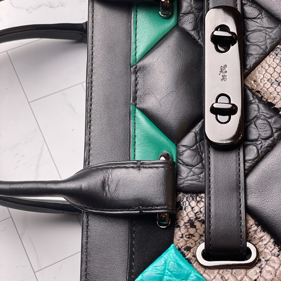Coach Black Turquoise Canyon Quilted Swagger 27 - Picture 3 of 6